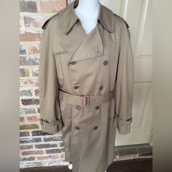 Vintage London Fog Tan Trench Coat Removable Zipped Lining Sz 44R Large - Picture 2 of 12